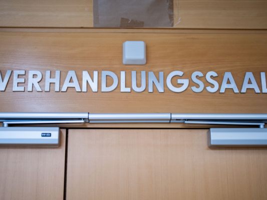 Der Schmuckhändler fand nicht den Weg in den Verhandlungssaal Der Schmuckhändler fand nicht den Weg in den Verhandlungssaal