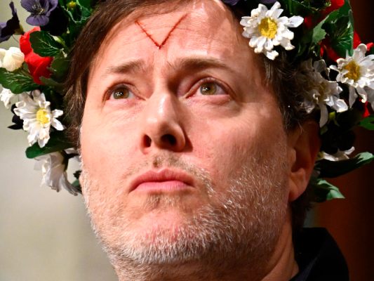Festwochen-Chef Rau stößt auf Kritik