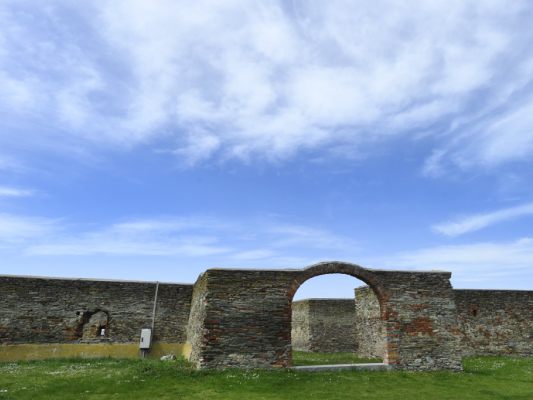 Kleinräumige Grabungen in der Nähe des Kreuzstadls