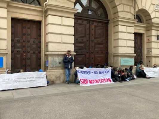 Aktivisten blockierten Eingang zu Konferenzgebäude