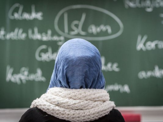 Noch bis Donnerstag sind Stellungnahmen zum Kopftuchverbot möglich Noch bis Donnerstag sind Stellungnahmen zum Kopftuchverbot möglich