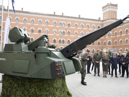 Luftabwehr-System "Skyranger" bei der Vorstellung im Februar 2024 Luftabwehr-System "Skyranger" bei der Vorstellung im Februar 2024