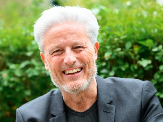 Kabarettist Florian Scheuba sieht Humor als Waffe in unlustigen Zeiten