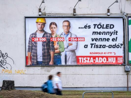 Plakatkampagne gegen ungarische Oppositionspartei TISZA