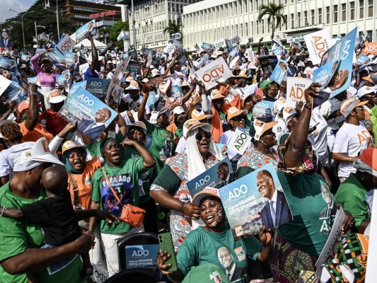Wahlkampf in Côte d'Ivoire: Fans von Amtsinhaber Alassane Ouattara Wahlkampf in Côte d'Ivoire: Fans von Amtsinhaber Alassane Ouattara