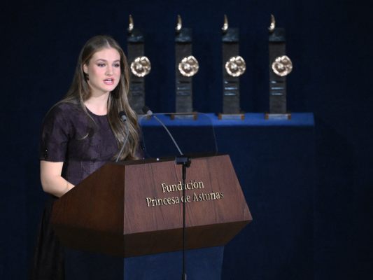 Kronprinzessin Leonor bei Festakt für "spanische Nobelpreise" Kronprinzessin Leonor bei Festakt für "spanische Nobelpreise"