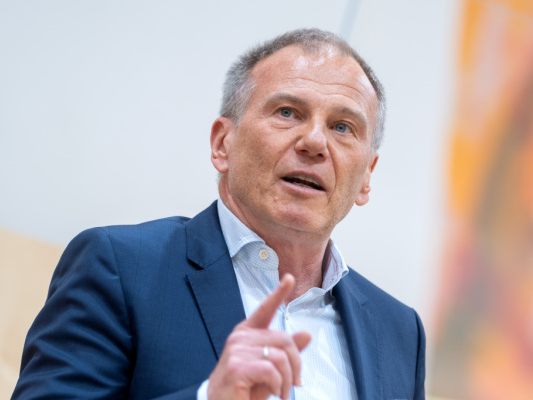 Armin Wolf geht gegen die Plattform X vor