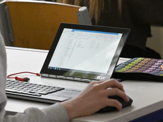 Bei den Schülern kommen digitale Medien im Unterricht gut an