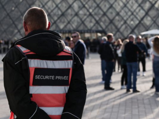 Nach weiteren Verdächtigen wird gefahndet