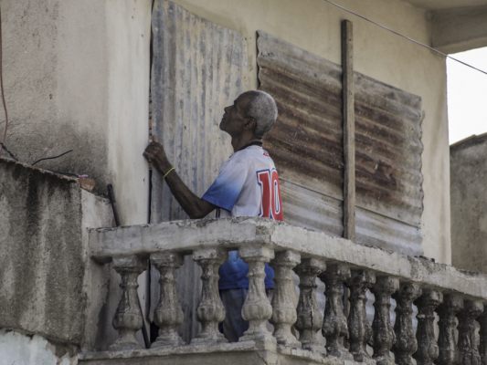 Bevölkerung bereitet sich auf den Sturm vor
