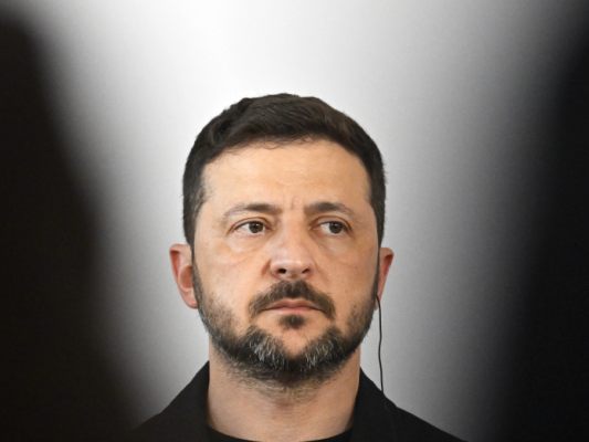 Selenskyj: Stadt im Donbass hart umkämpft