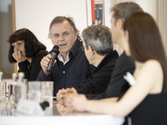 Nun soll Hinterhäuser zu Wort kommen