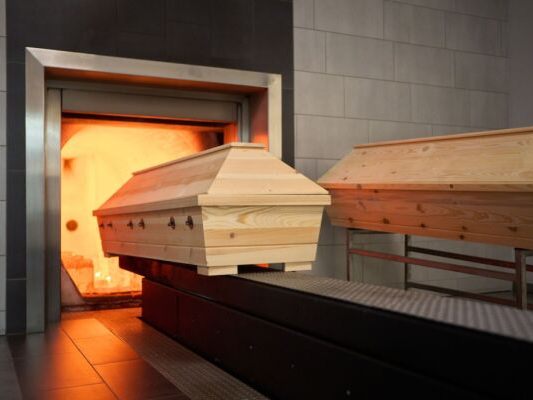 Die Kremation wird - nicht zuletzt aus Kostengründen - immer beliebter