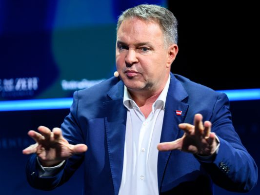 Medienminister Babler will die Medienförderung neu strukturieren