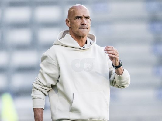 Für Salzburg-Coach Letsch ist die Lage vor Rapid-Spiel ungemütlich Für Salzburg-Coach Letsch ist die Lage vor Rapid-Spiel ungemütlich