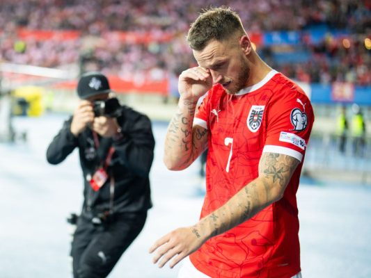Marko Arnautovic auf seiner Ehrenrunde Marko Arnautovic auf seiner Ehrenrunde