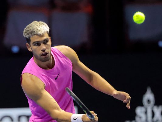 Carlos Alcaraz steht in Riad im Finale