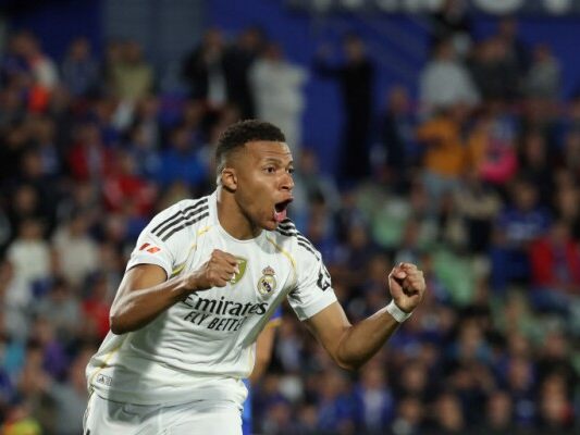 Mbappe erlöste sein Team spät Mbappe erlöste sein Team spät