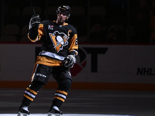 Sidney Crosby wurde von den Fans gefeiert Sidney Crosby wurde von den Fans gefeiert
