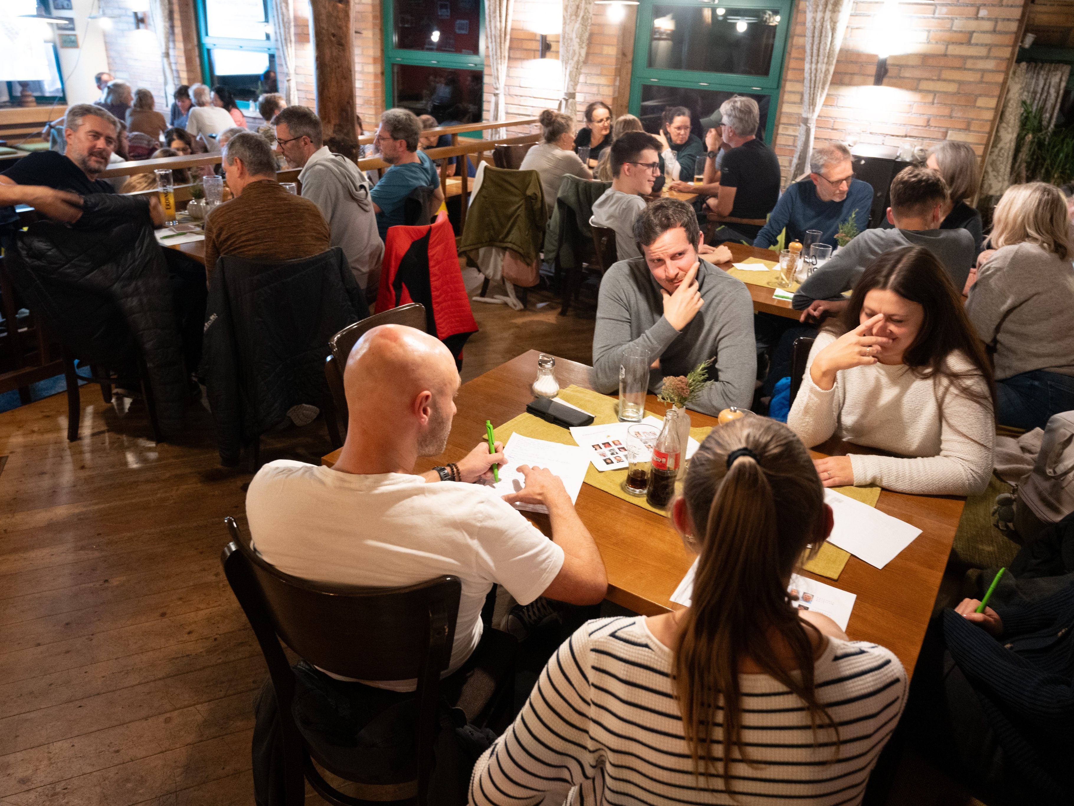 Rauchende Köpfe beim ersten Wolfurter Pubquiz Rauchende Köpfe beim ersten Wolfurter Pubquiz