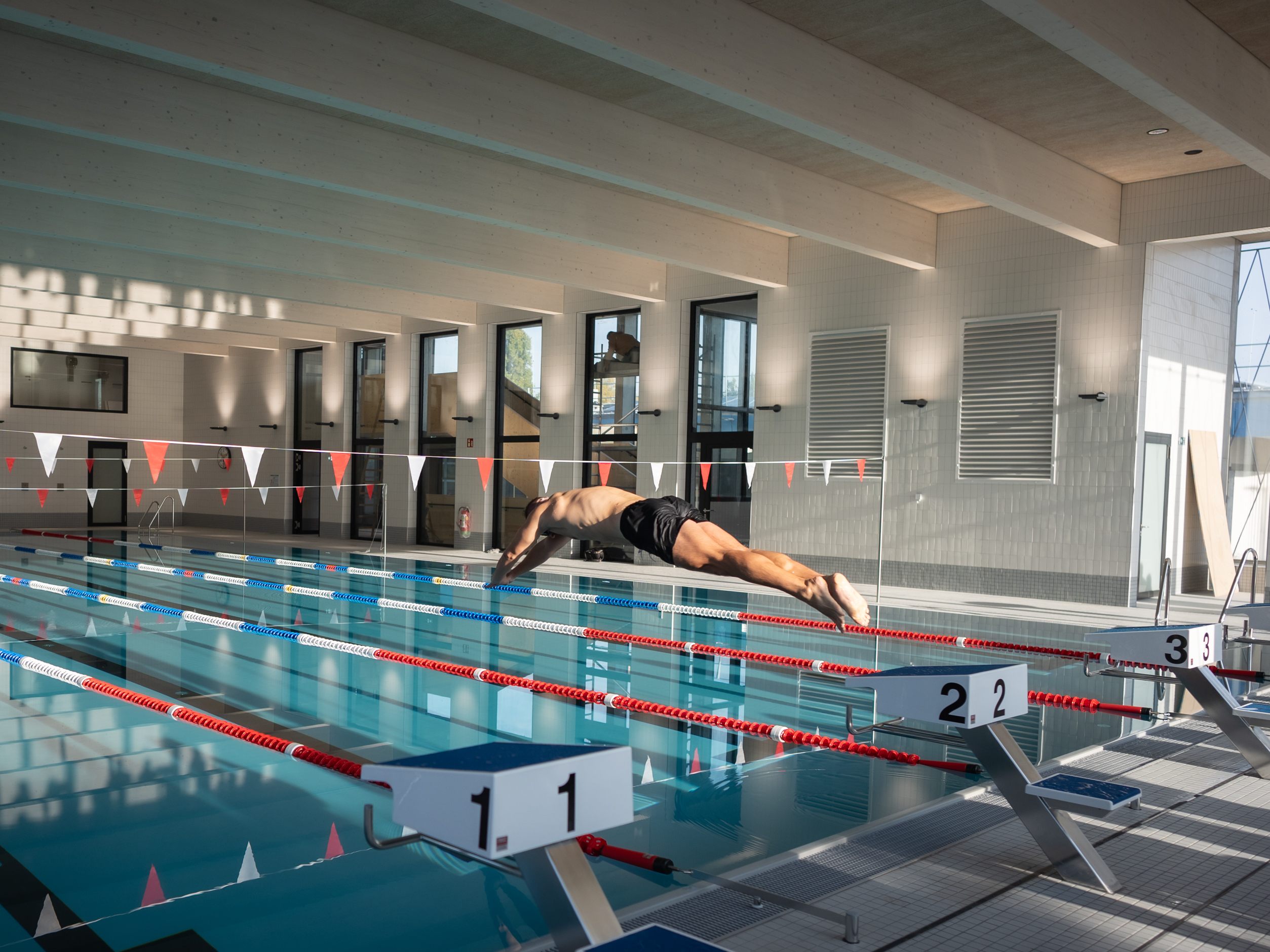 Wiens Badelandschaft ist um eine Schwimmhalle in Simmering reicher. Wiens Badelandschaft ist um eine Schwimmhalle in Simmering reicher.
