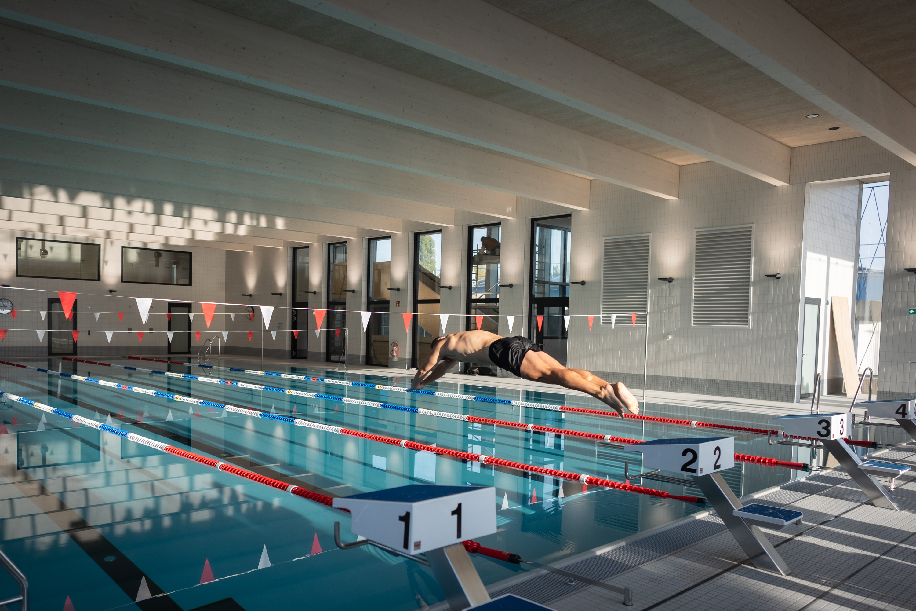 Neue Schwimmhalle im Simmeringer Bad öffnet Bahnen