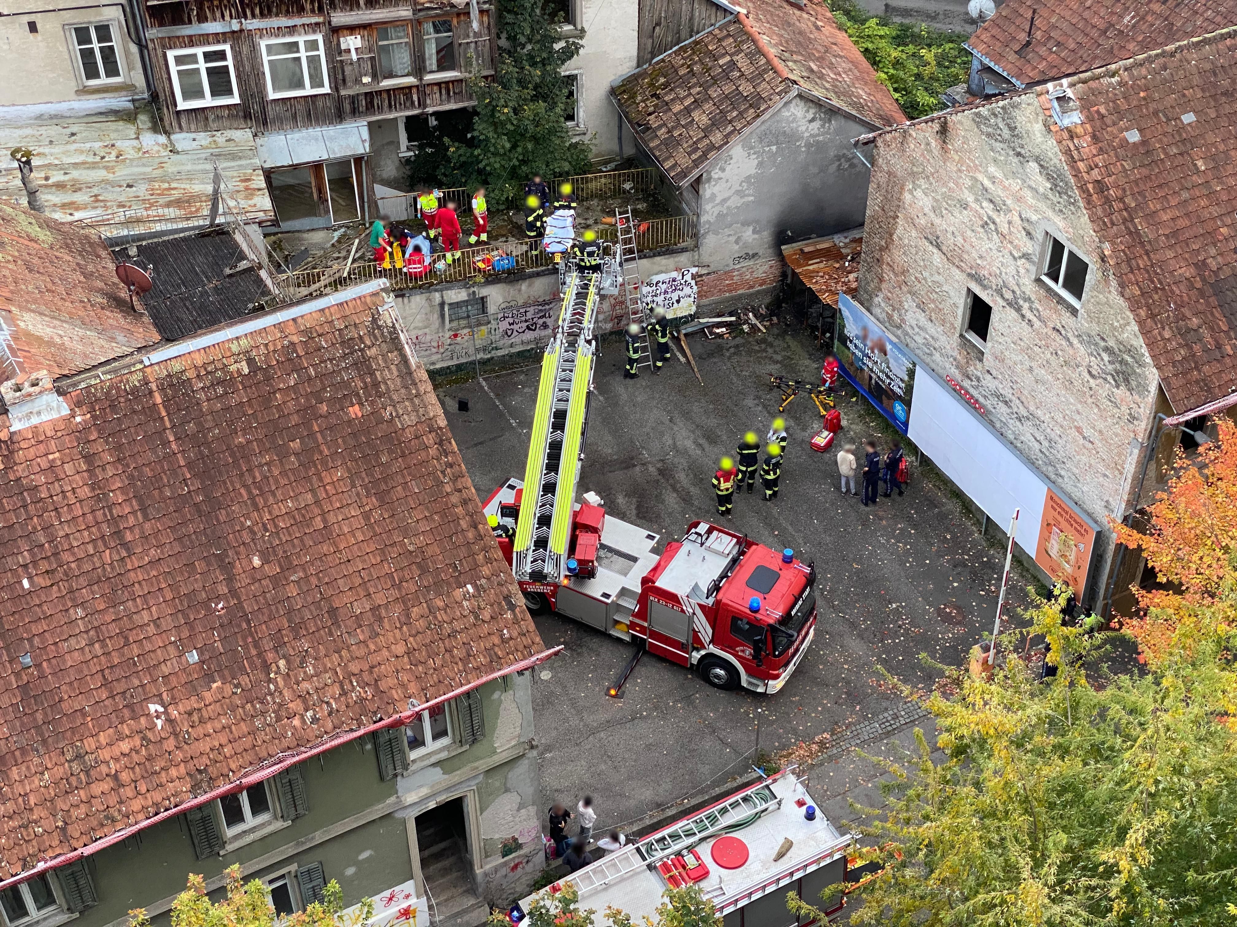 Ein 11-Jähriger wurde bei einem Sturz in einem Abbruchhaus in Bregenz verletzt.