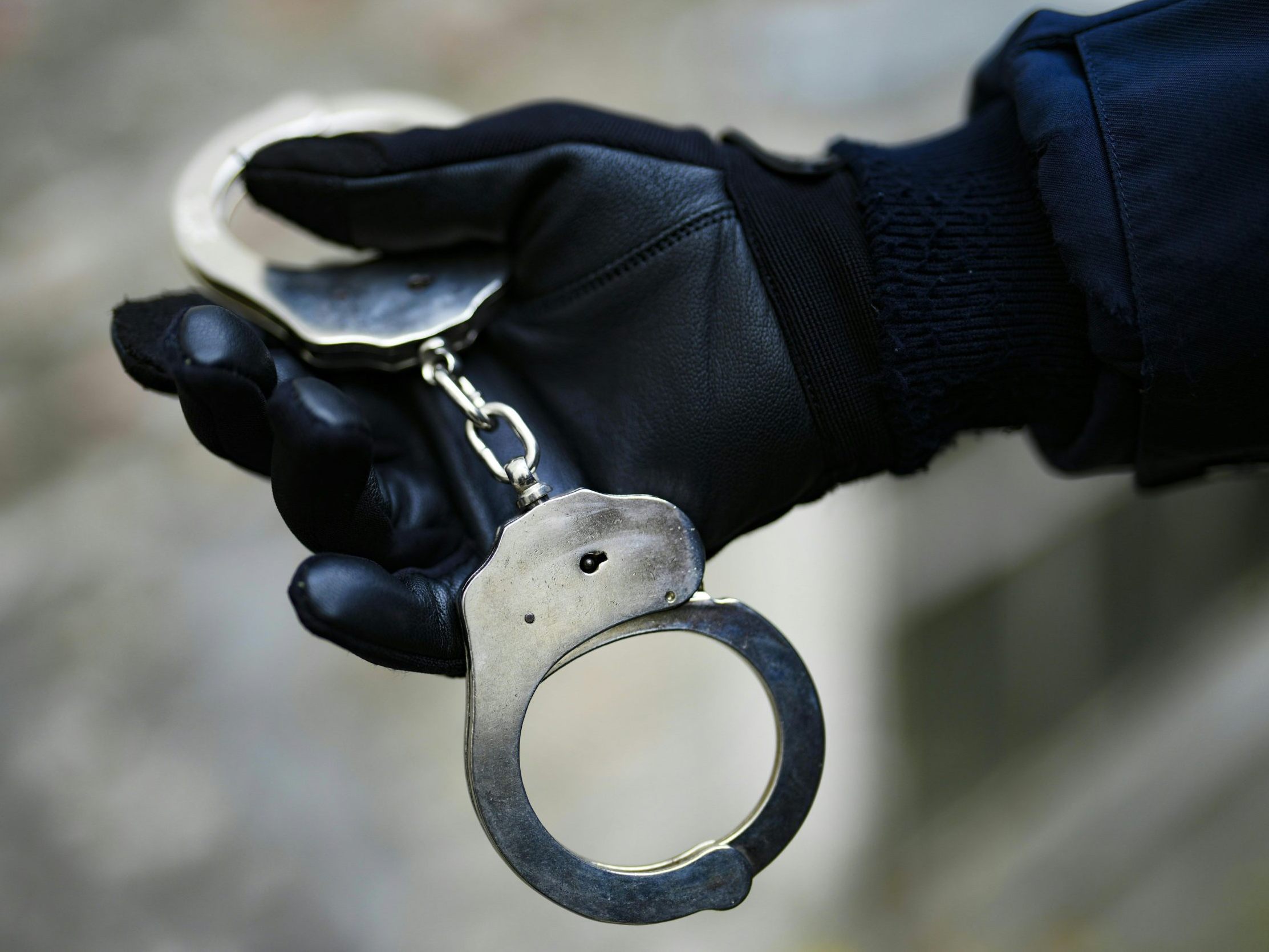 Der 27-jährige Partner wurde festgenommen.