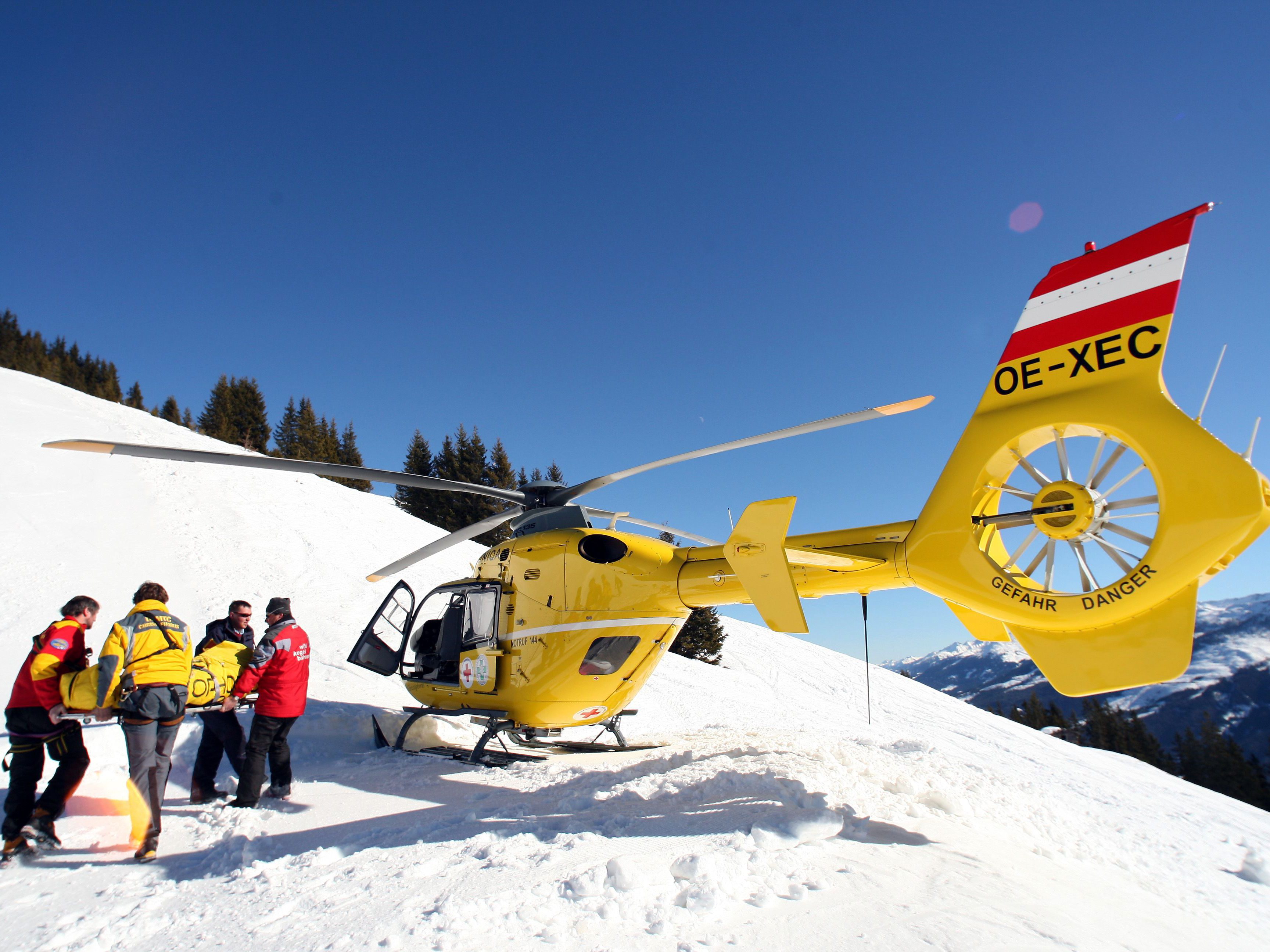 Ein zehnjähriges Mädchen ist am Hintertuxer Gletscher in eine Gletscherspalte gestürzt.