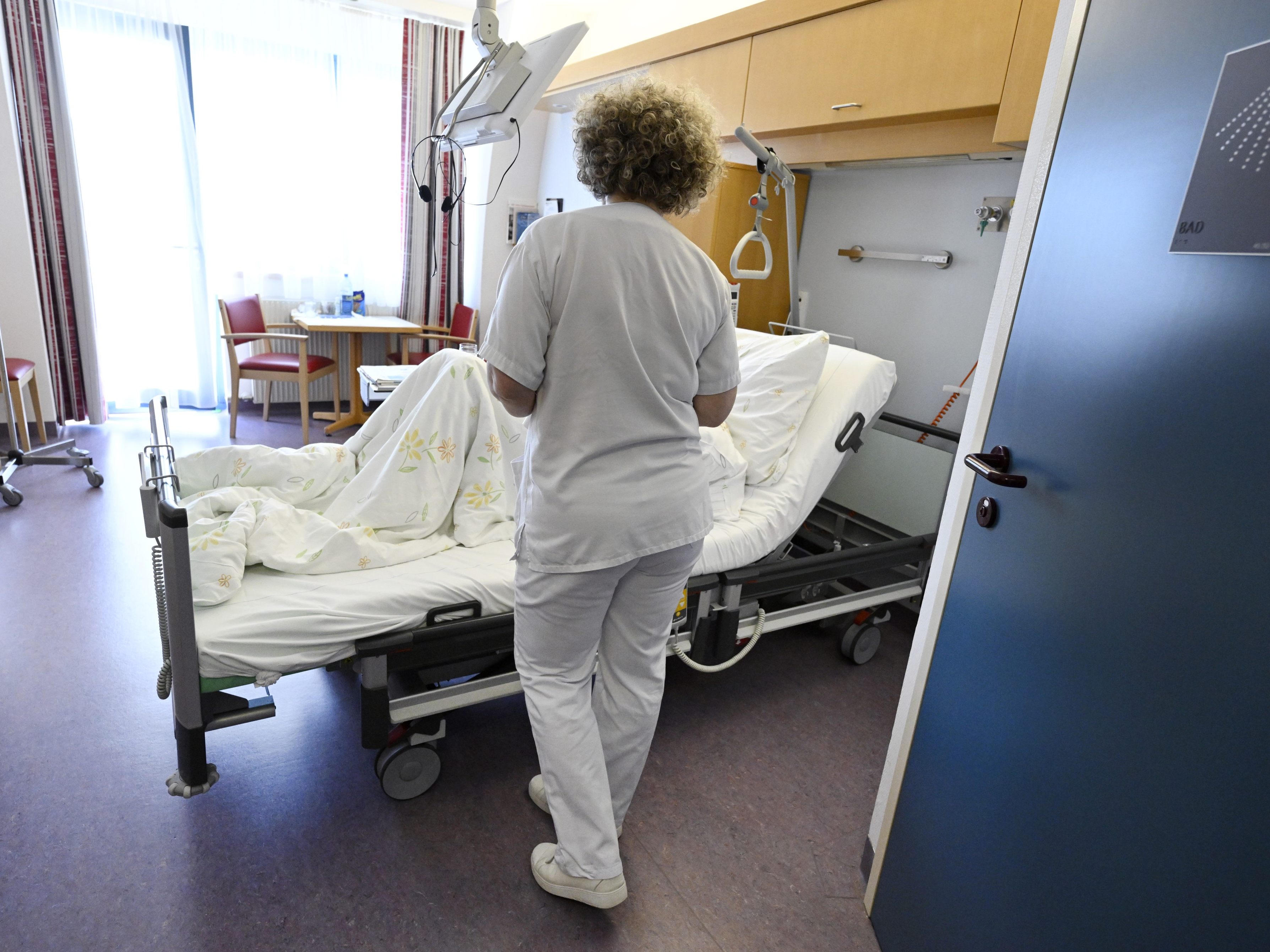 Die notwendige Zahl an Schwerarbeitstagen wird in der Pflege gesenkt.