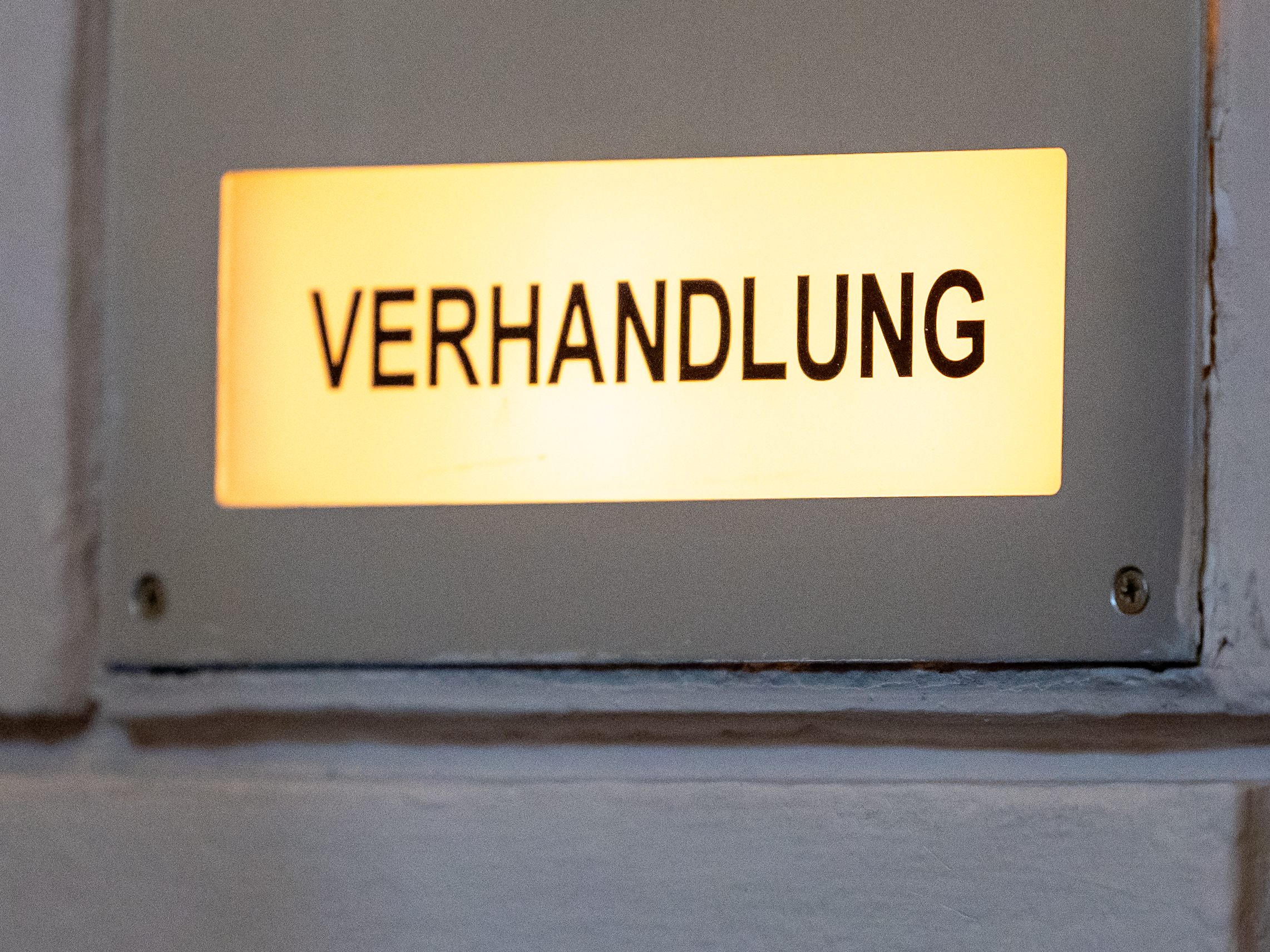 Der Mann hat den Opfern insgesamt 147.000 Euro abgeknöpft.