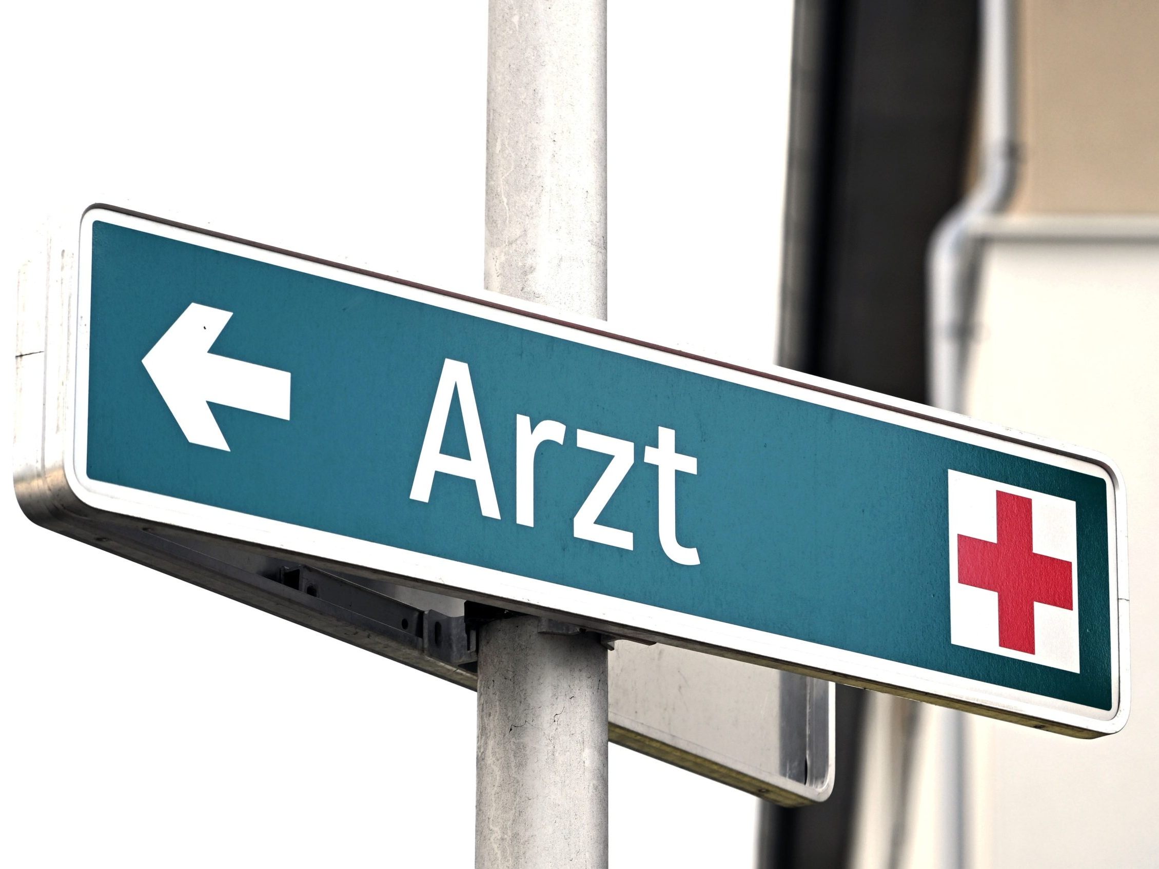 Die Bevölkerung sieht die Gesundheitsversorgung kritisch.