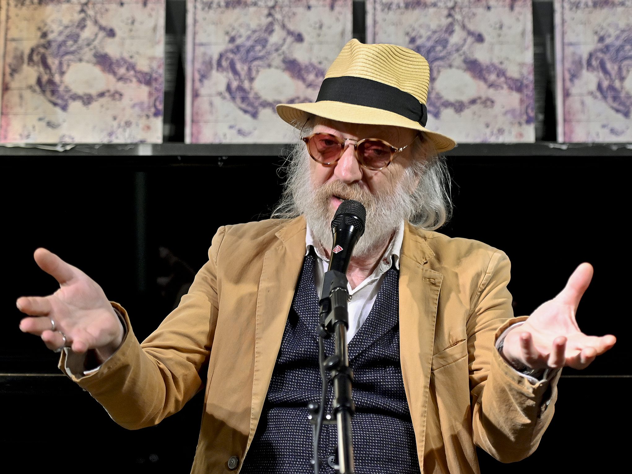 Roland Neuwirth wird 75.