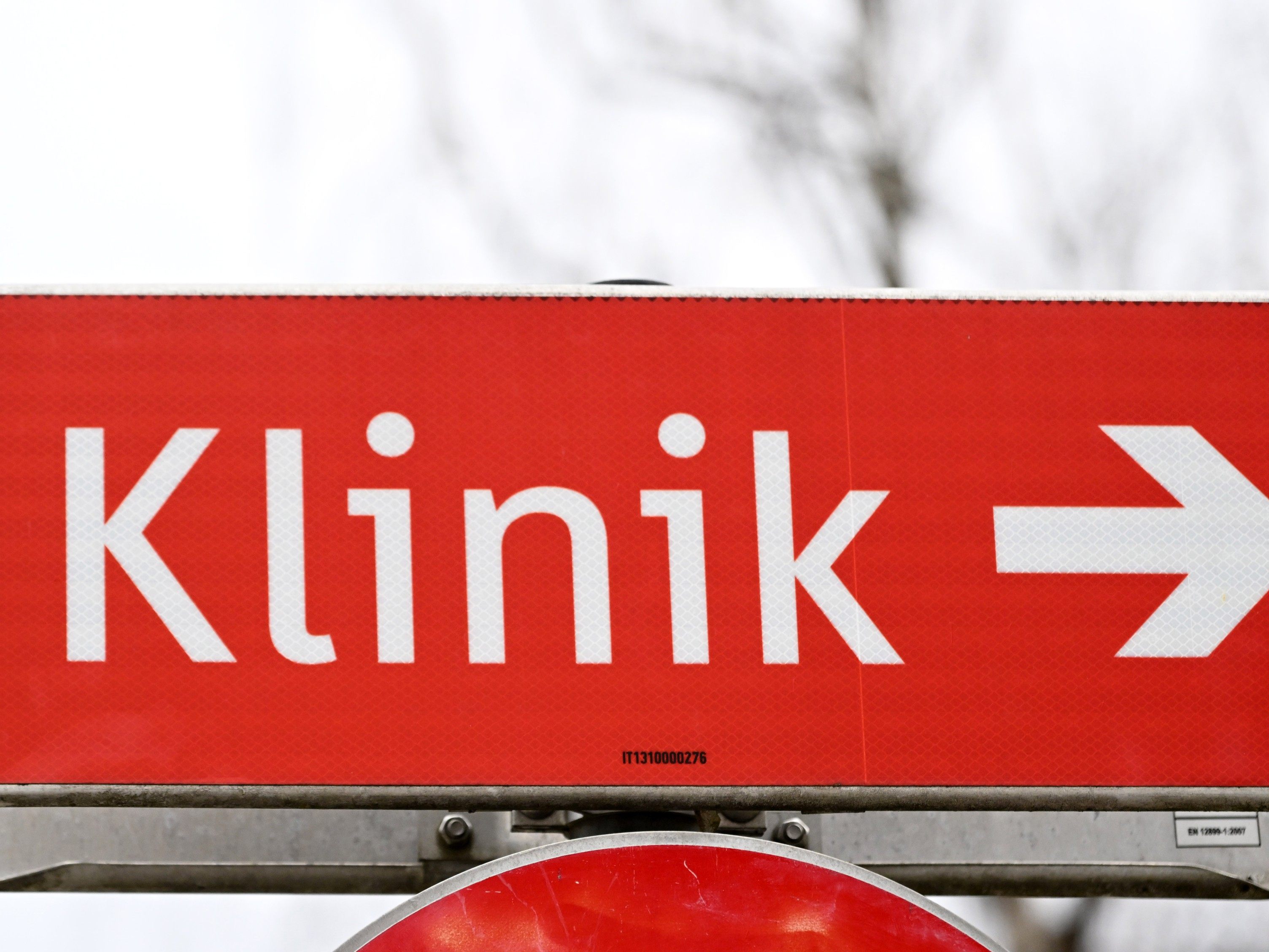 Nach dem Tod einer Patientin mehren sich die politischen Forderungen nach besserer Abstimmung.