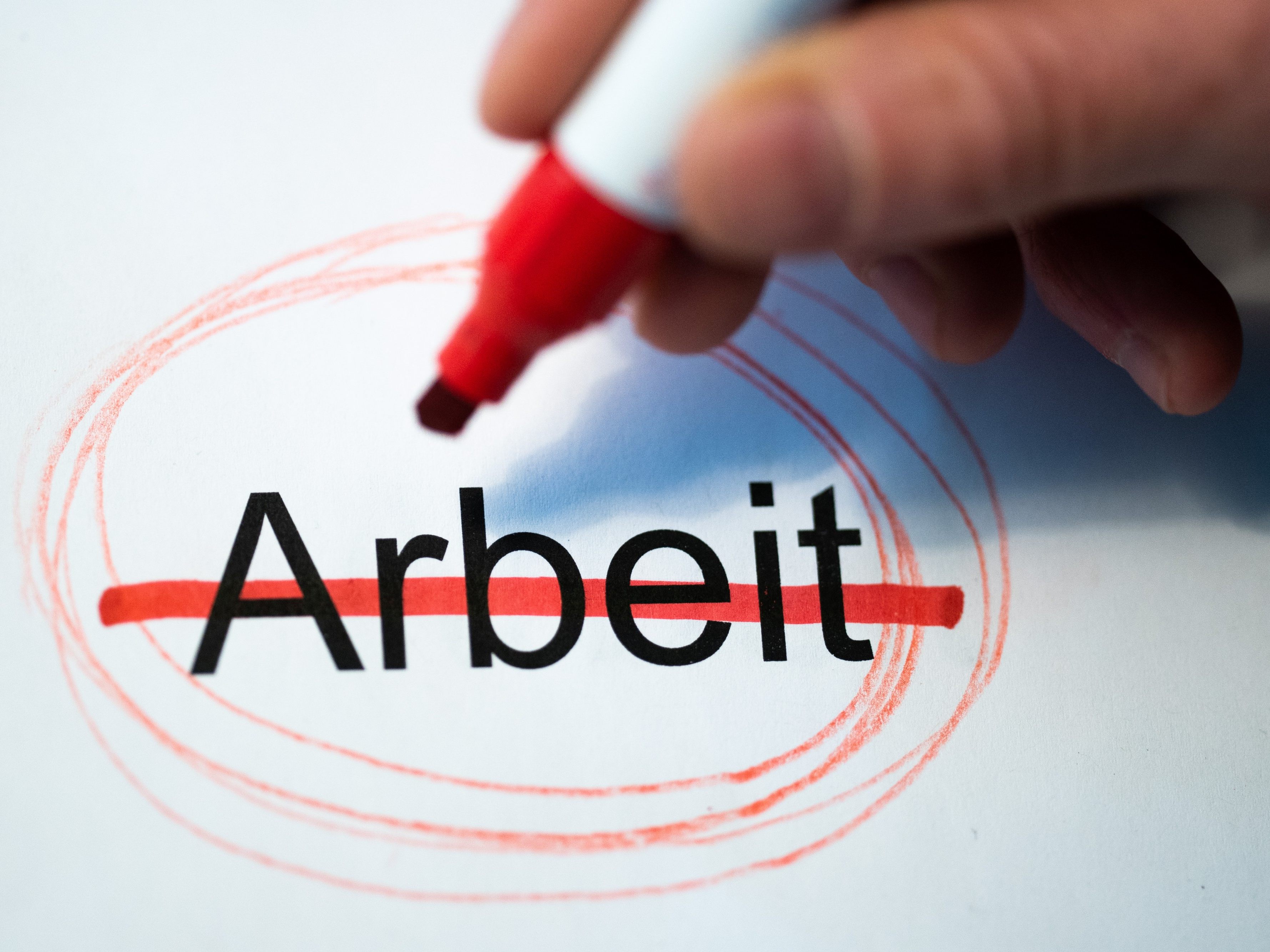 Zuverdienst für Arbeitslose ist ab Jänner nur in Ausnahmefällen erlaubt. Zuverdienst für Arbeitslose ist ab Jänner nur in Ausnahmefällen erlaubt.