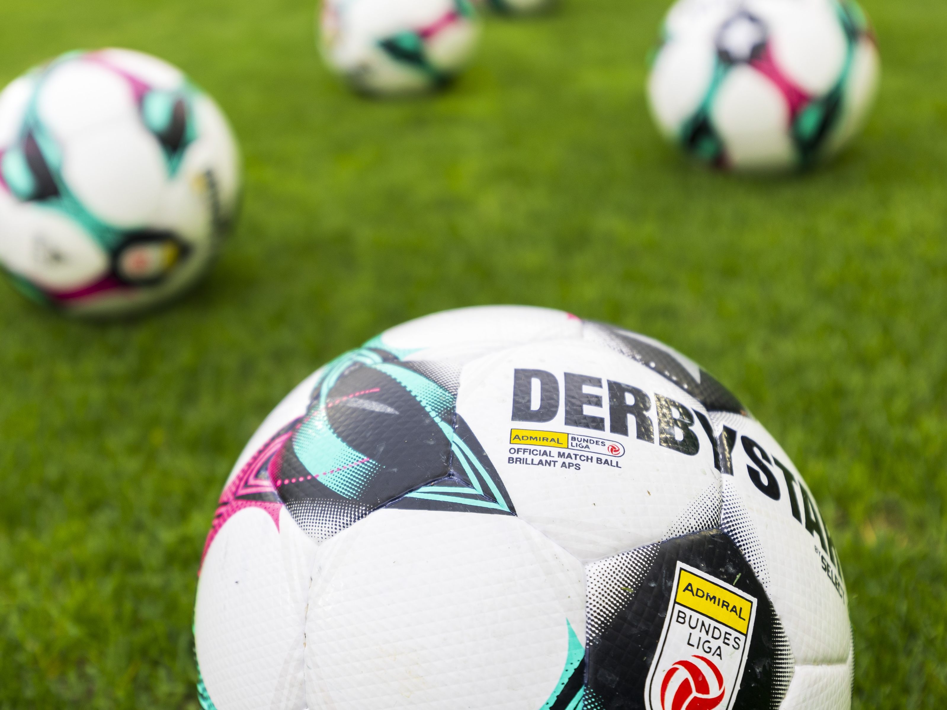 Die Punkteteilung in der Fußball-Bundesliga fällt mit der kommenden Saison. Die Punkteteilung in der Fußball-Bundesliga fällt mit der kommenden Saison.