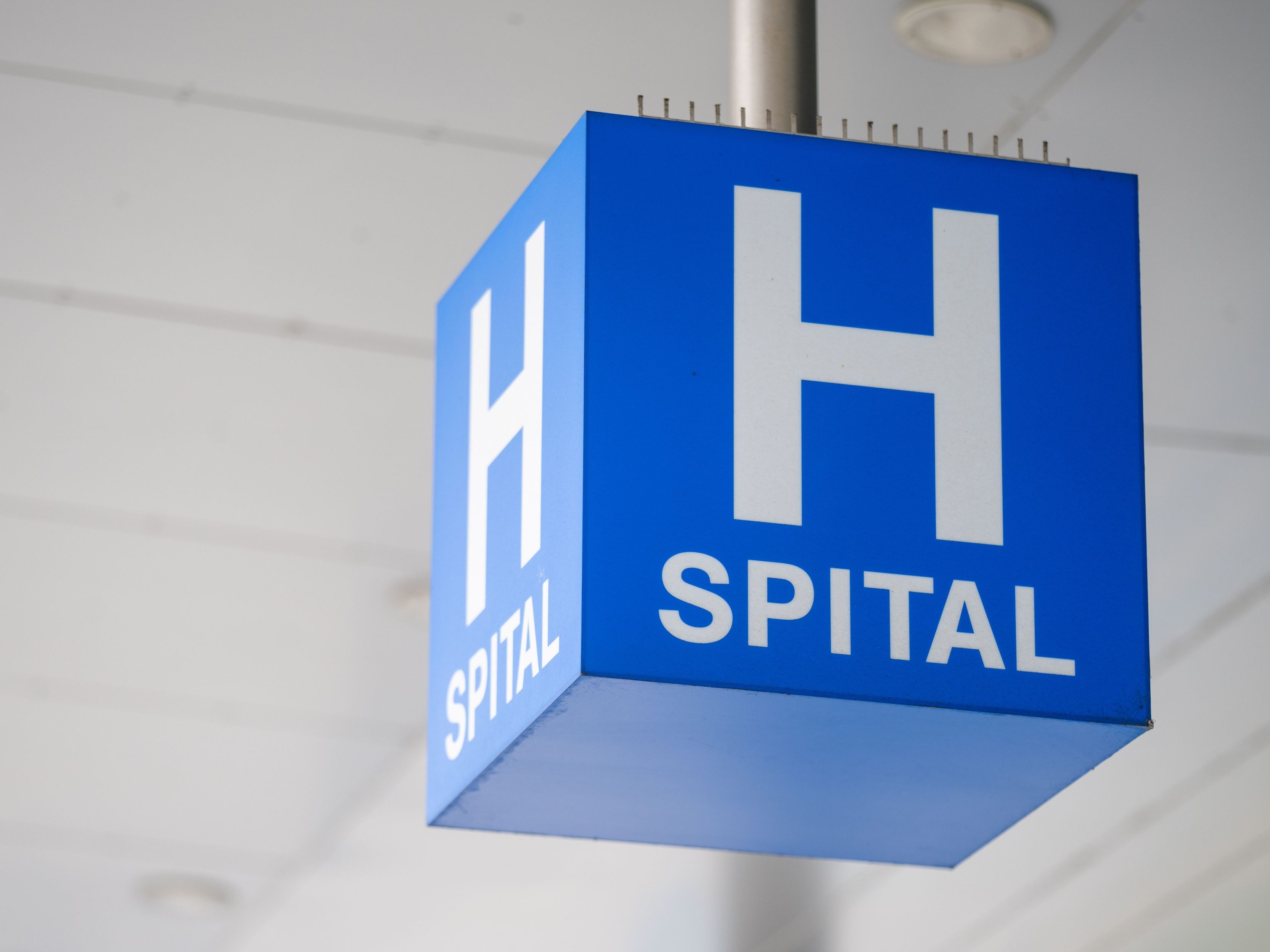 Die Verletzte wurde in ein Krankenhaus gebracht.