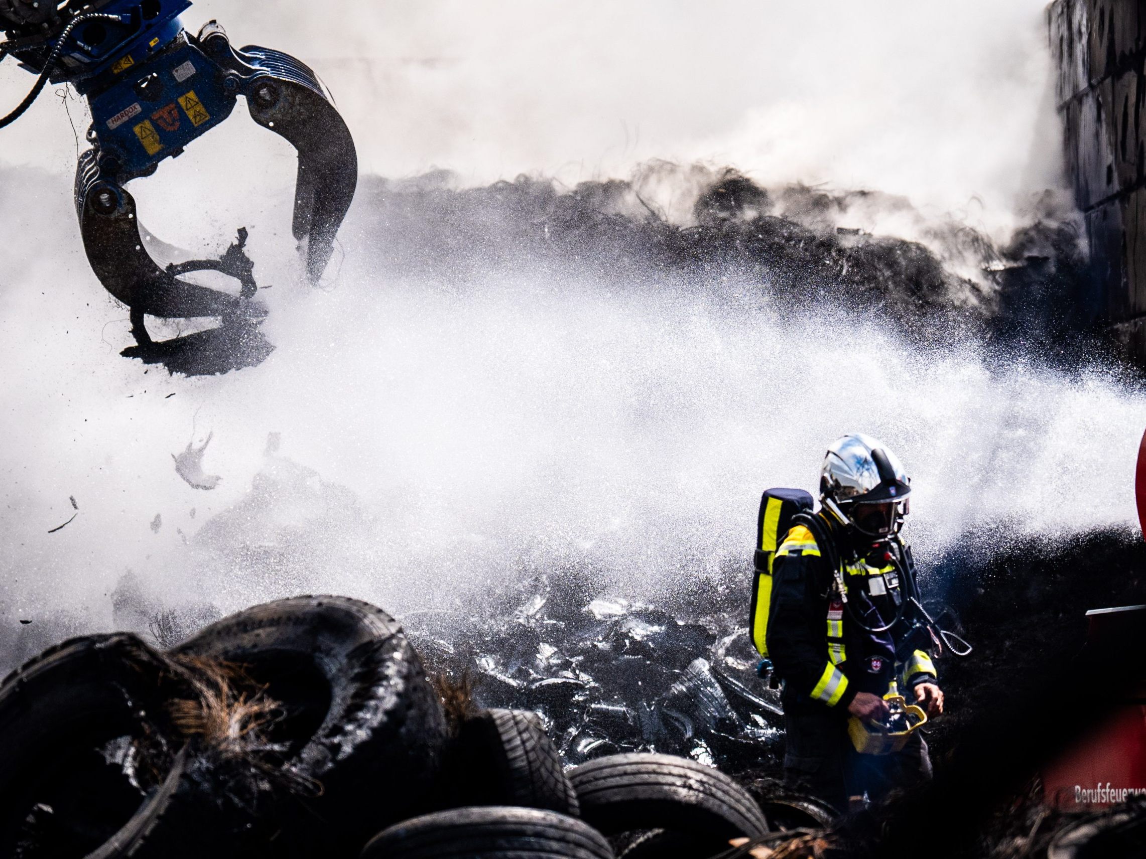 Der Brand in der Recyclinganlage in Osttirol hat eine weitreichende Debatte angestoßen.