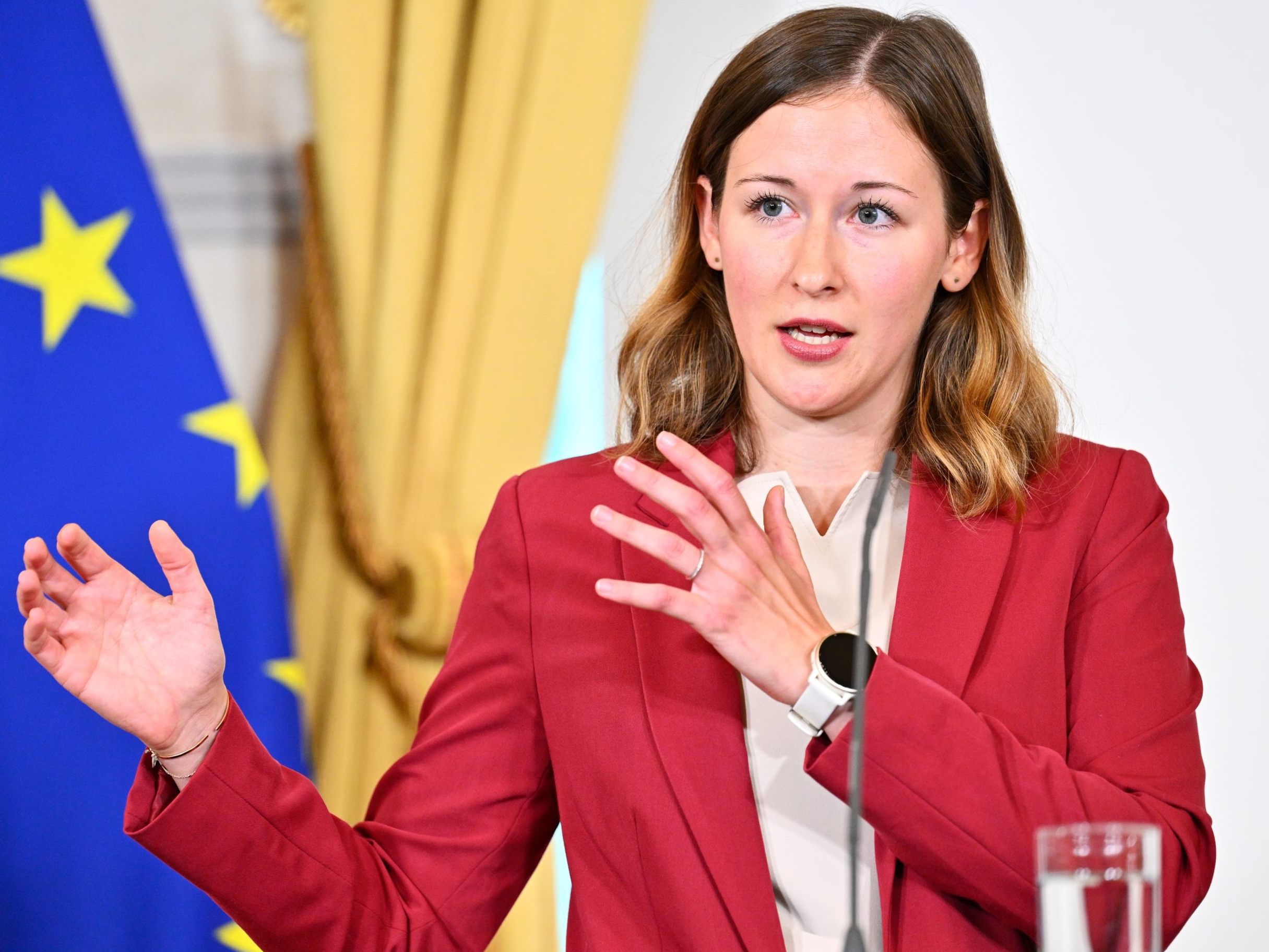 Europaministerin Plakolm ist auf einer Sechs-Tages-Tour durch die Westbalkan-Staaten.