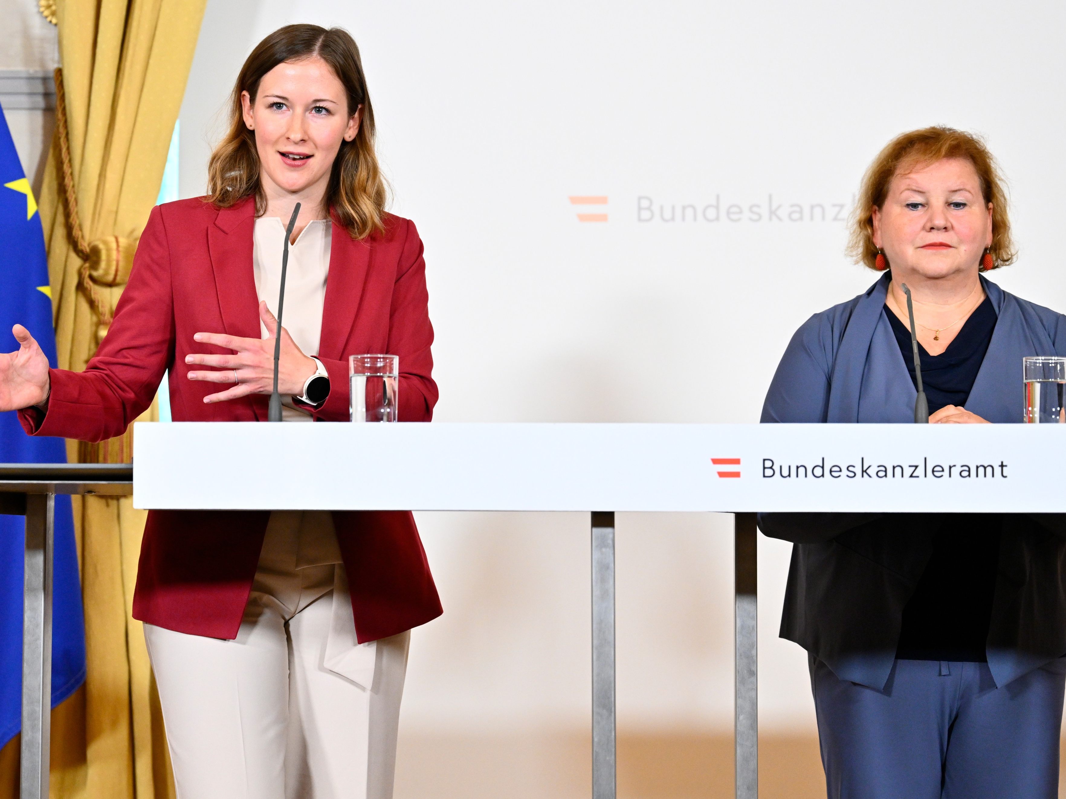 Plakolm und Schumann sind uneins bei der Sozialhilfe-Reform.