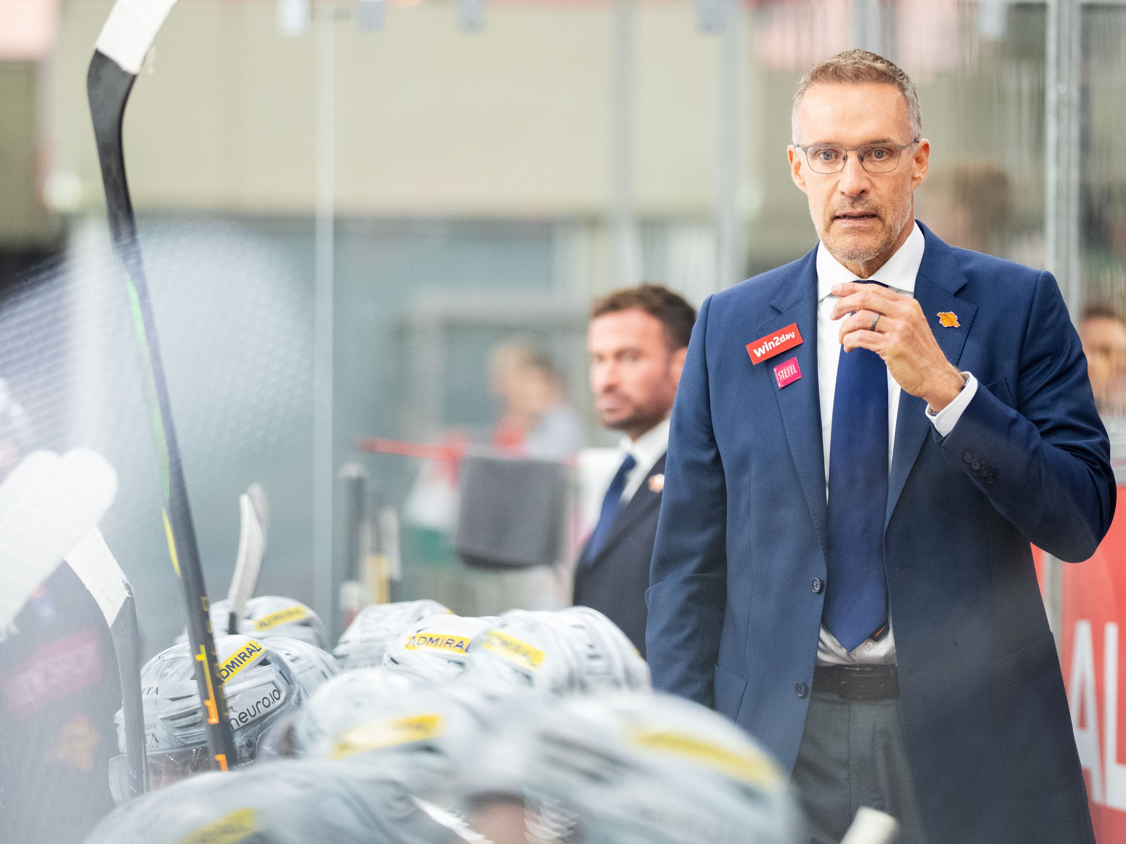 Gerry Fleming nicht weiter Capitals-Trainer. Gerry Fleming nicht weiter Capitals-Trainer.