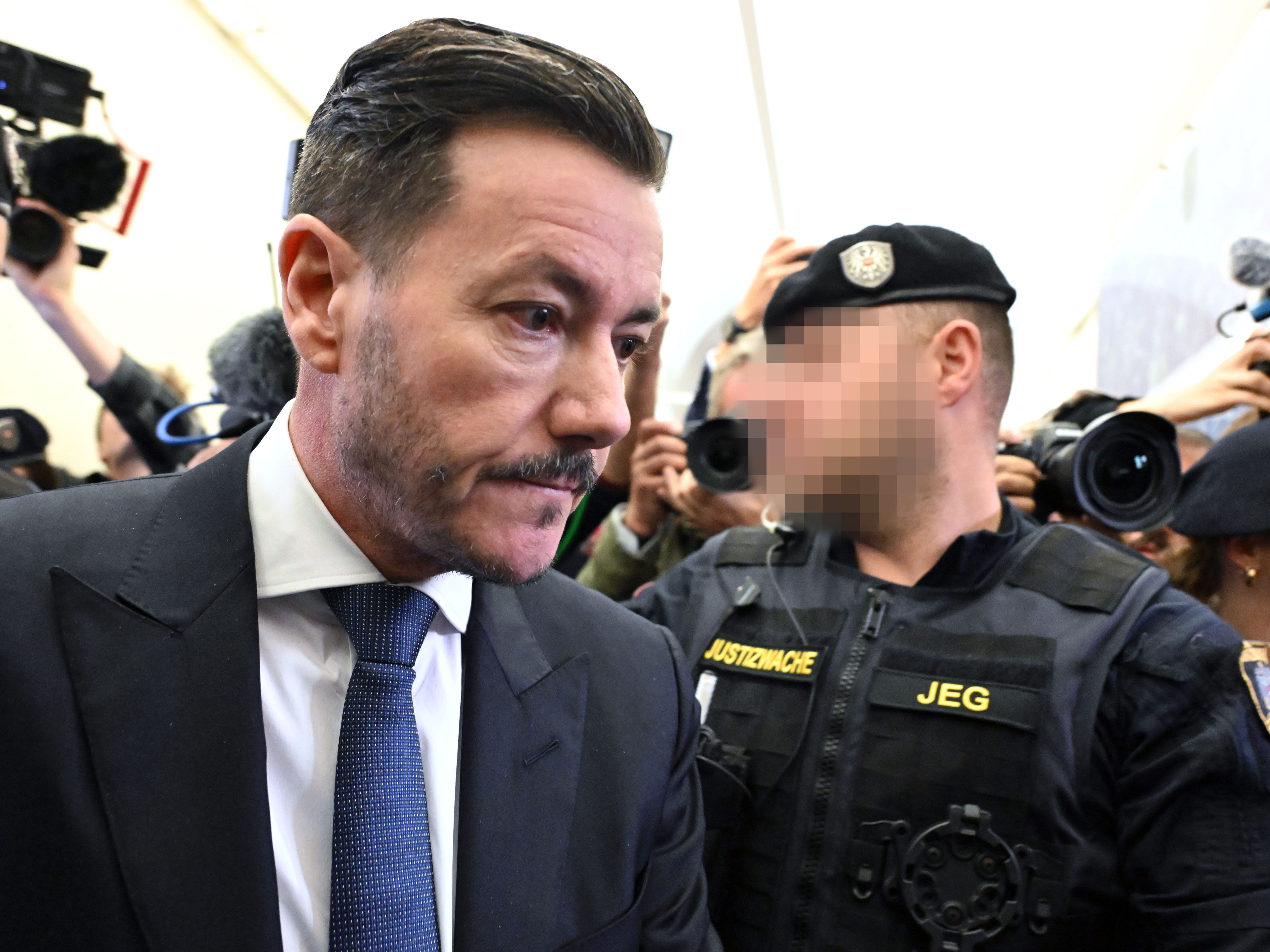 Der bereits nicht rechtskräftig verurteilte Signa-Gründer René Benko steht am 10. und 16. Dezember ein zweites Mal wegen betrügerischer Krida vor dem Innsbrucker Landesgericht.