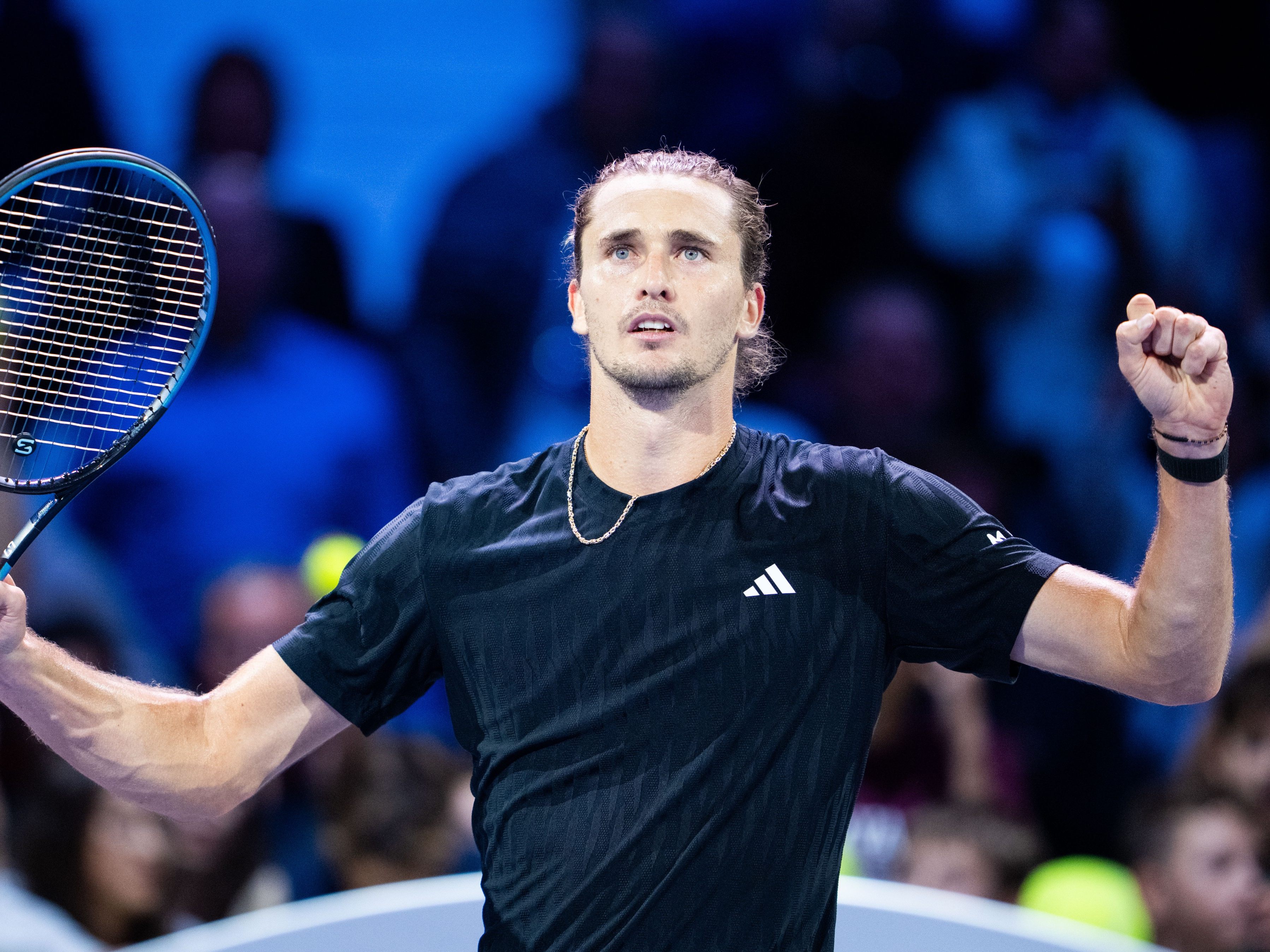 Drei Sätze, vier Matchbälle: Zverev ringt Fearnley nieder.