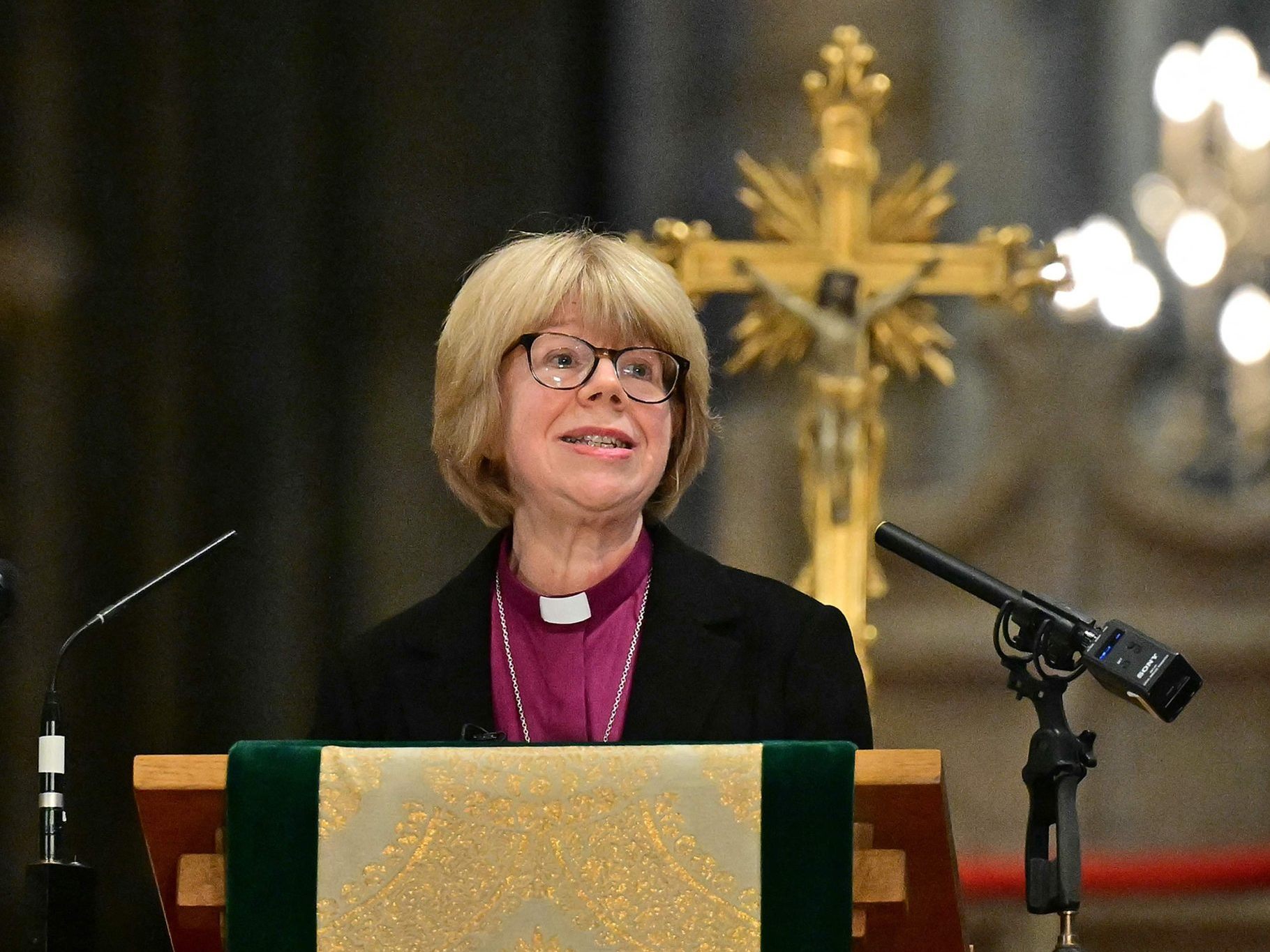 Sarah Mullally ist die erste Frau an der Spitze der anglikanischen Kirche.