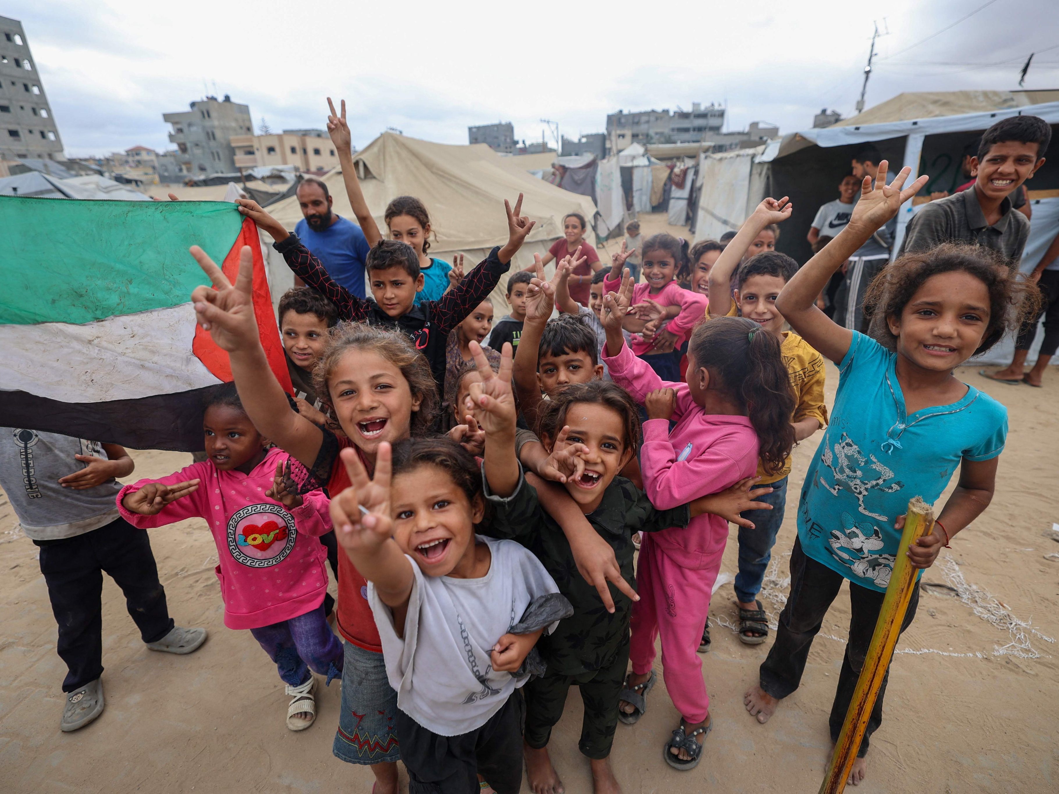 Gaza zwischen Hoffnung und Schmerz: Menschen reagieren emotional auf Einigung zwischen Israel und Hamas.