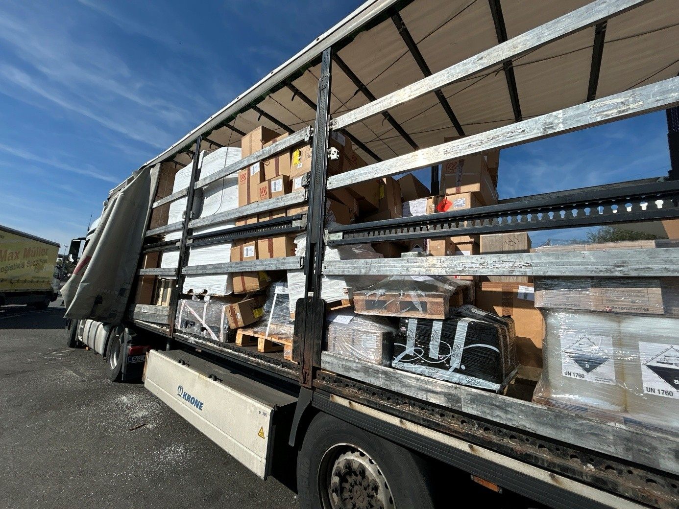 Gefährlicher Lkw auf A14 gestoppt: Gefahrgut und defekte Bremsen