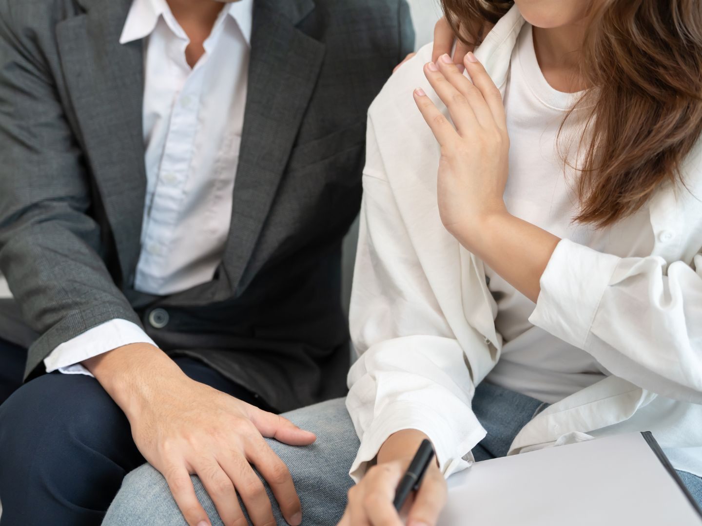Sechs von zehn Frauen erleben Belästigung im Job. Sechs von zehn Frauen erleben Belästigung im Job.