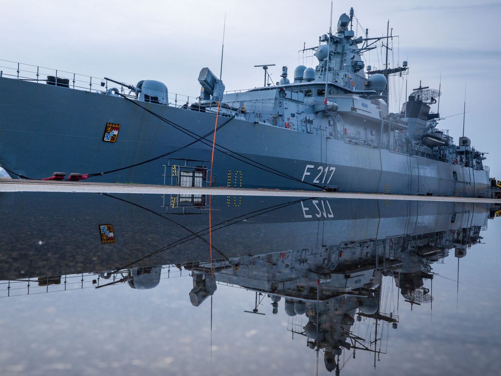 Die NATO (im Bild: die deutsche Fregatte "Bayern") zeigt in der Ostsee vermehrte Präsenz. Die NATO (im Bild: die deutsche Fregatte "Bayern") zeigt in der Ostsee vermehrte Präsenz.
