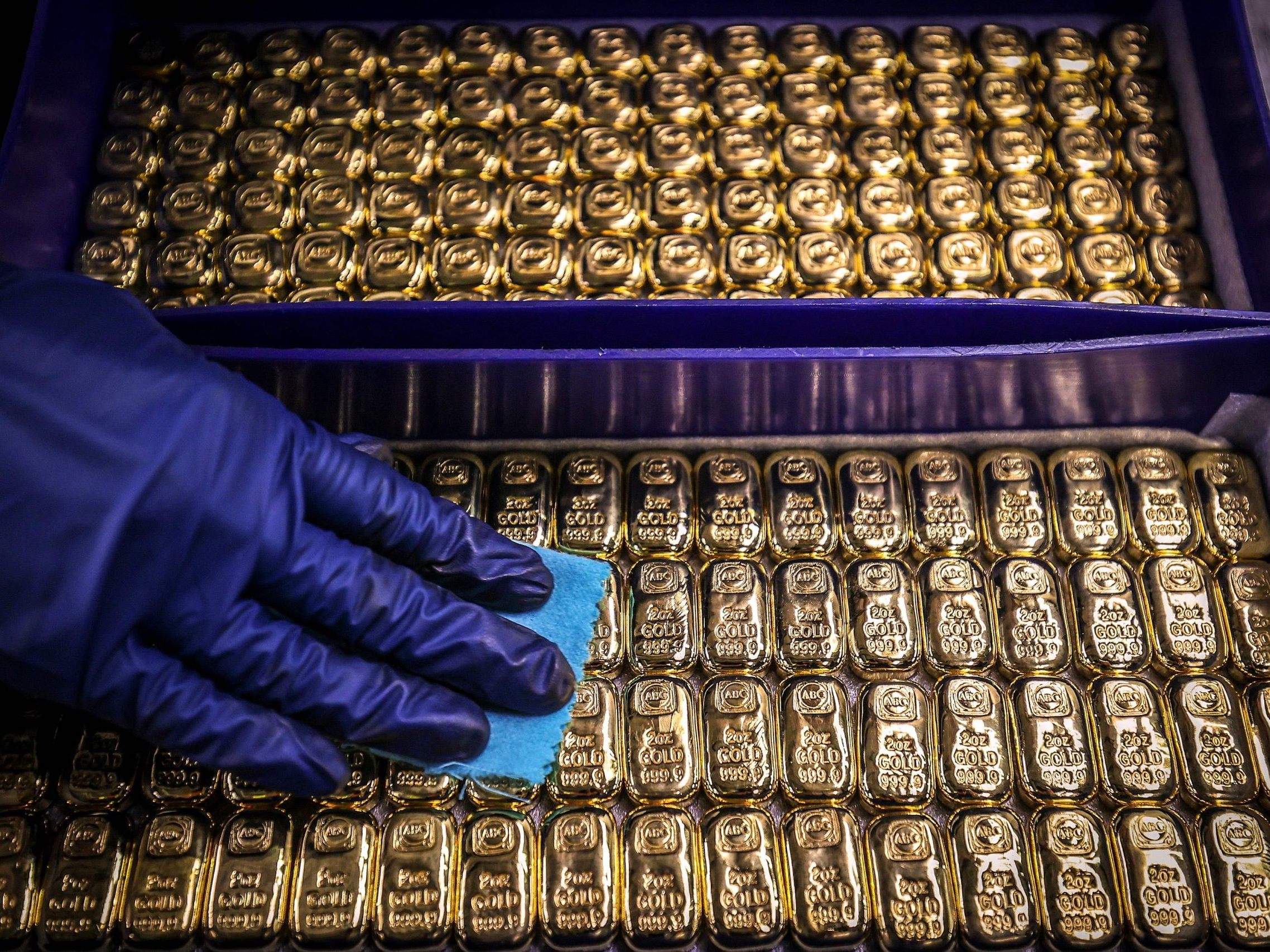 Anleger suchen nach Sicherheit, und landen bei Gold. Anleger suchen nach Sicherheit, und landen bei Gold.