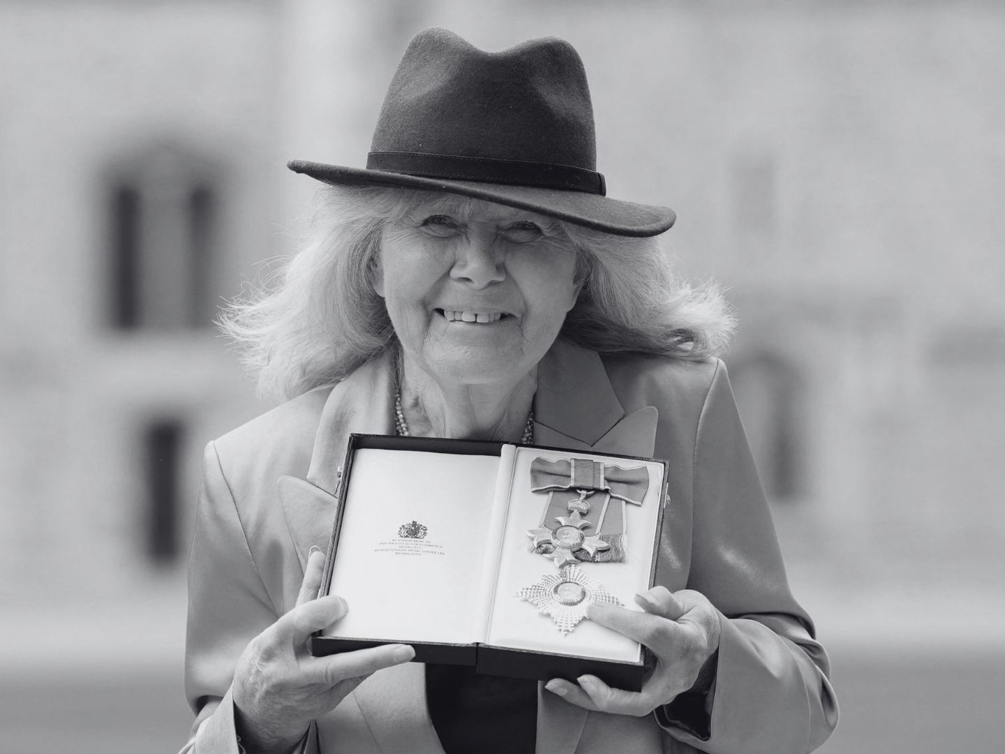 Die britische Bestsellerautorin Jilly Cooper erlangte vor allem durch ihre erfolgreiche Serie "Die Rutshire-Chroniken" bekanntheit. Die britische Bestsellerautorin Jilly Cooper erlangte vor allem durch ihre erfolgreiche Serie "Die Rutshire-Chroniken" bekanntheit.